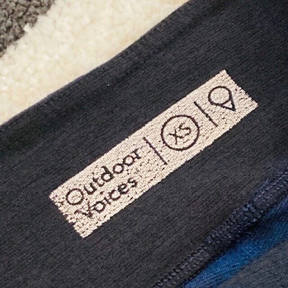 Outdoor Voices $85 Womens XS Blue Black 3/4 Two Tone Warmup Legging Active Pants - Picture 8 of 12